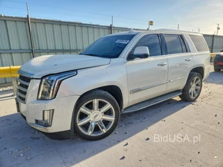 CADILLAC ESCALADE LUXURY