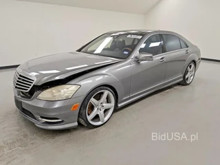 MERCEDES-BENZ S 550