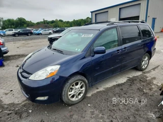 TOYOTA SIENNA XLE 7 PASSENGER