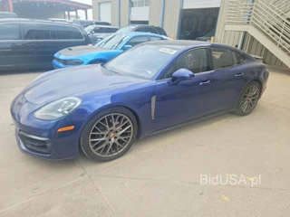 PORSCHE PANAMERA BASE