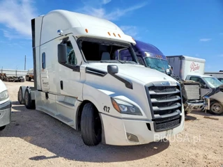 FREIGHTLINER CASCADIA 126