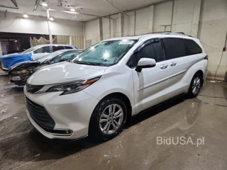 TOYOTA SIENNA PLATINUM 7-PASSENGER
