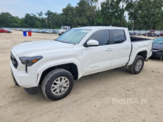 TOYOTA TACOMA SR5