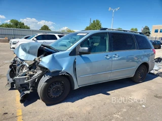 TOYOTA SIENNA LE 8-PASSENGER