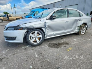 VOLKSWAGEN PASSAT SE