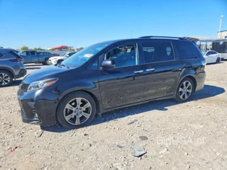TOYOTA SIENNA SE 8-PASSENGER