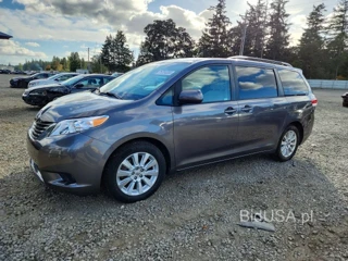 TOYOTA SIENNA LE