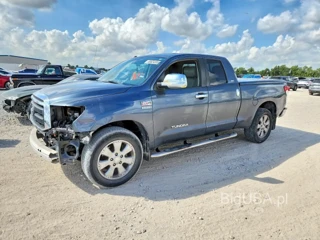 TOYOTA TUNDRA DOUBLE CAB SR5