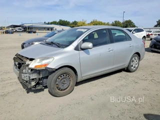 TOYOTA YARIS BASE