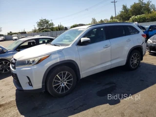 TOYOTA HIGHLANDER SE