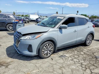 NISSAN KICKS SV