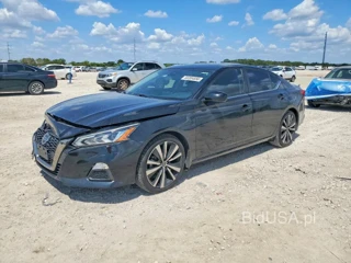 NISSAN ALTIMA SR