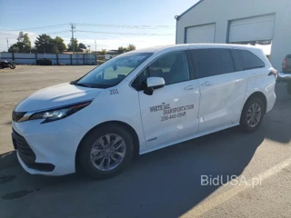 TOYOTA SIENNA LE