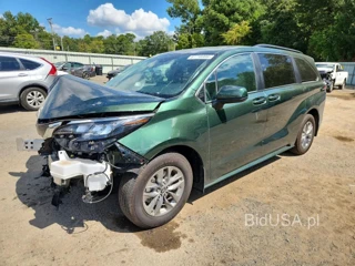 TOYOTA SIENNA LE