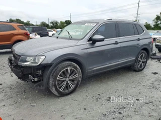 VOLKSWAGEN TIGUAN SE