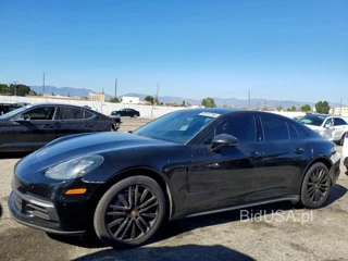 PORSCHE PANAMERA 2