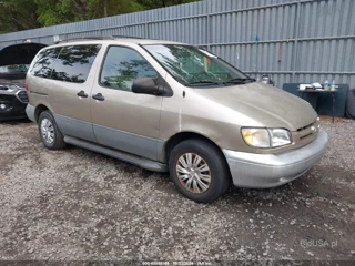 TOYOTA TOYOTA SIENNA LE