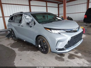 TOYOTA TOYOTA SIENNA XSE