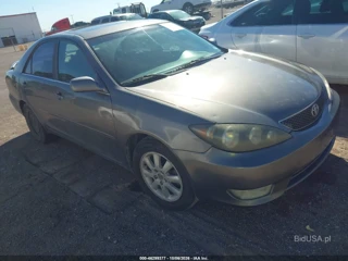 TOYOTA TOYOTA CAMRY SE