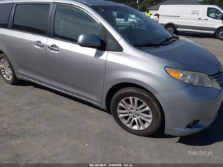 TOYOTA TOYOTA SIENNA XLE 8 PASSENGER