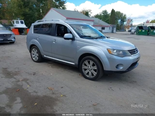 MITSUBISHI MITSUBISHI OUTLANDER SE