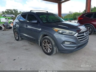 HYUNDAI HYUNDAI TUCSON SE