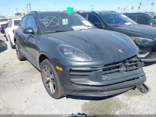 PORSCHE PORSCHE MACAN T