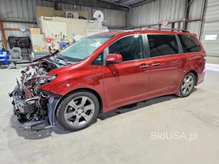 TOYOTA SIENNA SPORT
