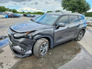 TOYOTA HIGHLANDER XLE