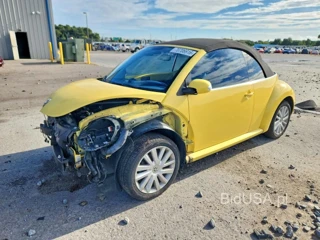 VOLKSWAGEN NEW BEETLE CONVERTIBLE SE