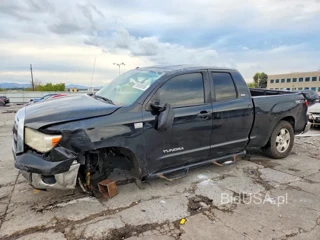 TOYOTA TUNDRA DOUBLE CAB SR5