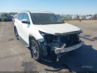 TOYOTA TOYOTA HIGHLANDER SE