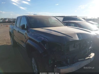 TOYOTA TOYOTA TACOMA SR5
