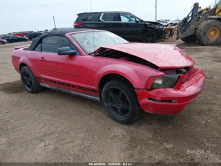 FORD FORD MUSTANG V6 DELUXE