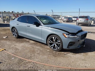 VOLVO VOLVO S60 B5 CORE DARK THEME
