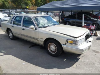 LINCOLN LINCOLN TOWN CAR SIGNATURE