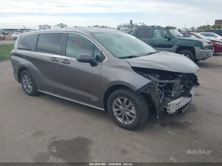 TOYOTA TOYOTA SIENNA LE