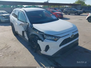 TOYOTA TOYOTA RAV4 LE