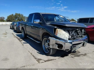 NISSAN NISSAN TITAN SE