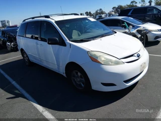 TOYOTA TOYOTA SIENNA LE