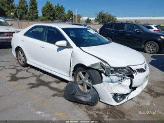 TOYOTA TOYOTA CAMRY SE
