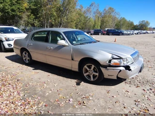 LINCOLN LINCOLN TOWN CAR SIGNATURE