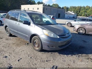 TOYOTA TOYOTA SIENNA LE