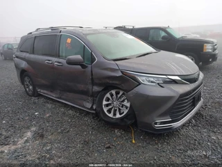 TOYOTA TOYOTA SIENNA XLE