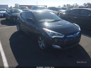 HYUNDAI HYUNDAI VELOSTER BASE W/RED