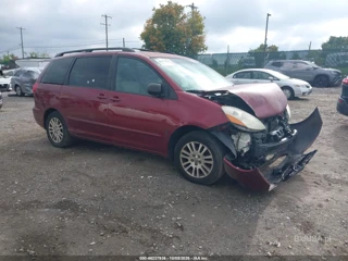 TOYOTA TOYOTA SIENNA LE