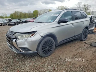 MITSUBISHI OUTLANDER SE