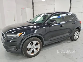 VOLVO XC40 T5 MOMENTUM