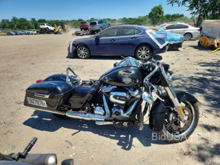HARLEY-DAVIDSON FLHT