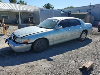 LINCOLN TOWN CAR SIGNATURE